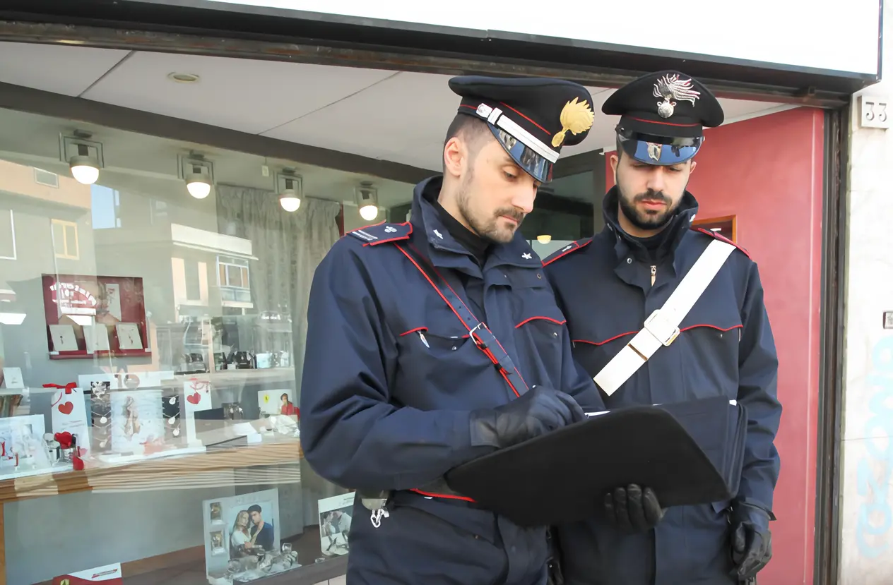 Rapina in gioielleria. Legata la titolare