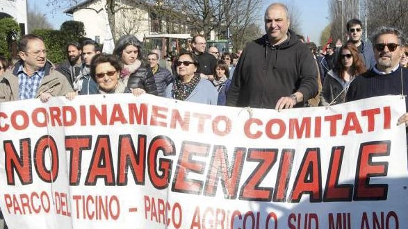 Una manifestazione contro la realizzazione della Vigevano-Malpensa (Archivio)
