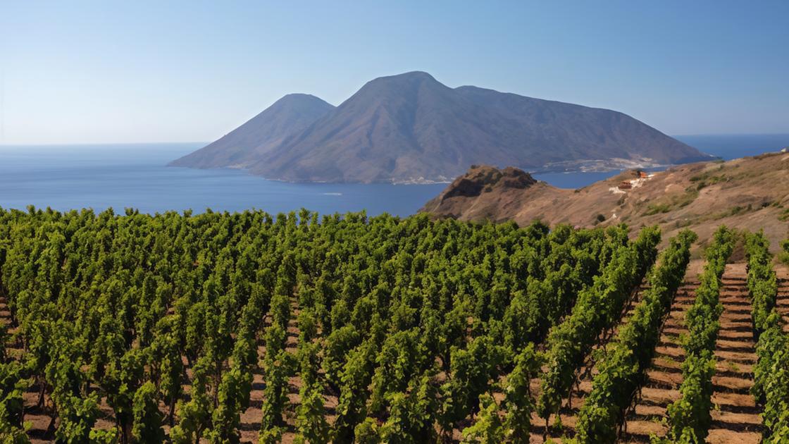 Nero Ossidiana. Il "rosso" delle Isole Eolie