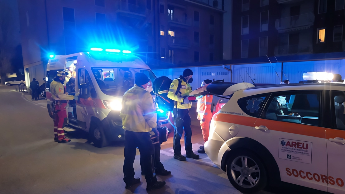 L’incidente all’1.30 della notte. L’uomo, originario dello Sri Lanka, avrebbe fatto tutto da solo. Dopo avere accompagnato l’amico a Vedano avrebbe preso in pieno un cordolo, schiantandosi.