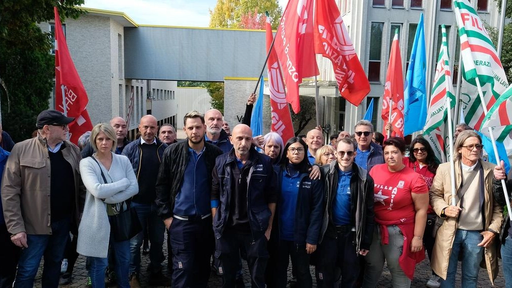 Incontro in Assolombarda con la proprietà svedese della storica fabbrica di maniglie a Renate. Si punta a un accordo per dare ossigeno ai 38 addetti che a fine anno resteranno a casa