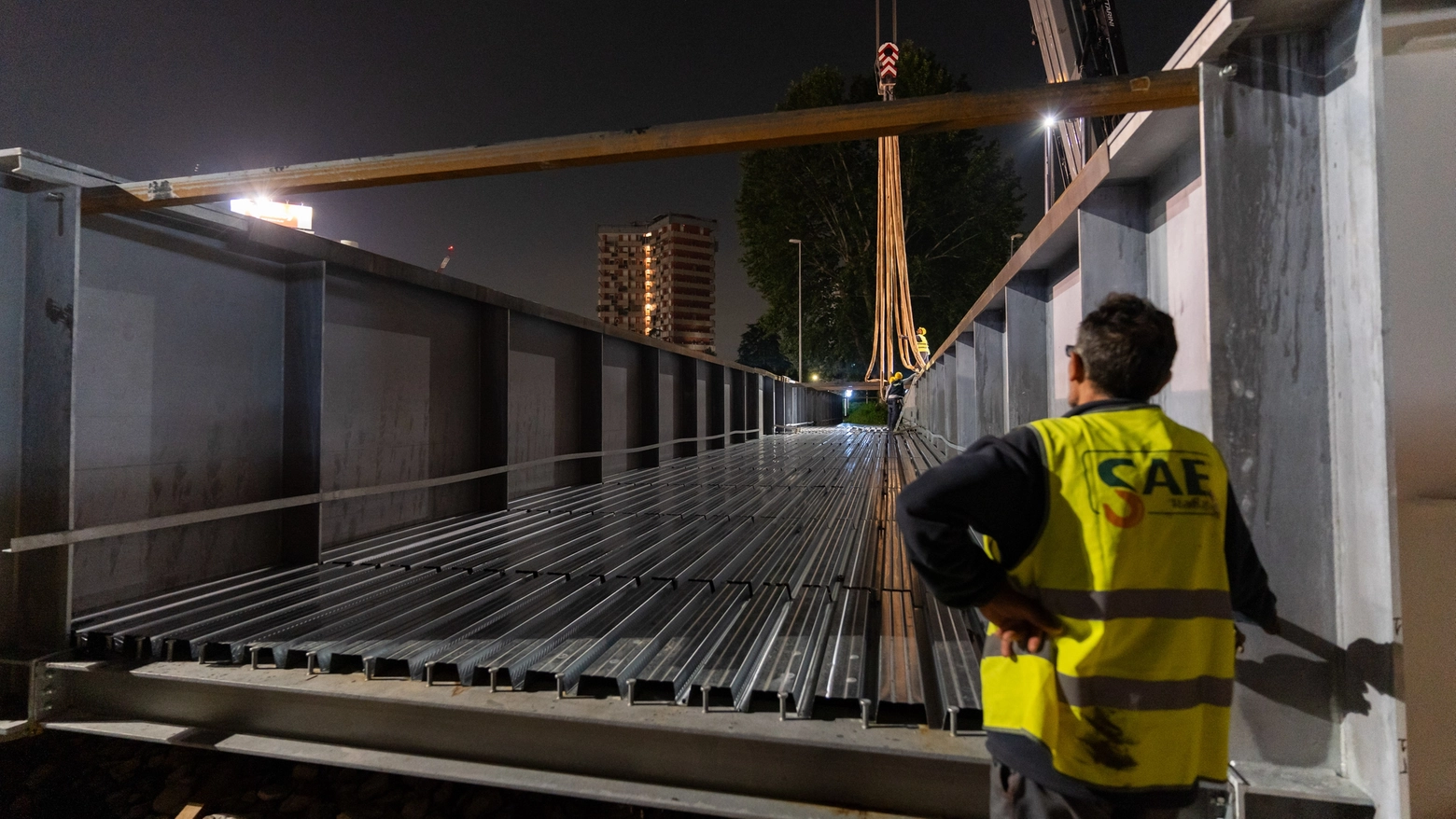 Montaggio passerella viale Fulvio Testi a Cinisello