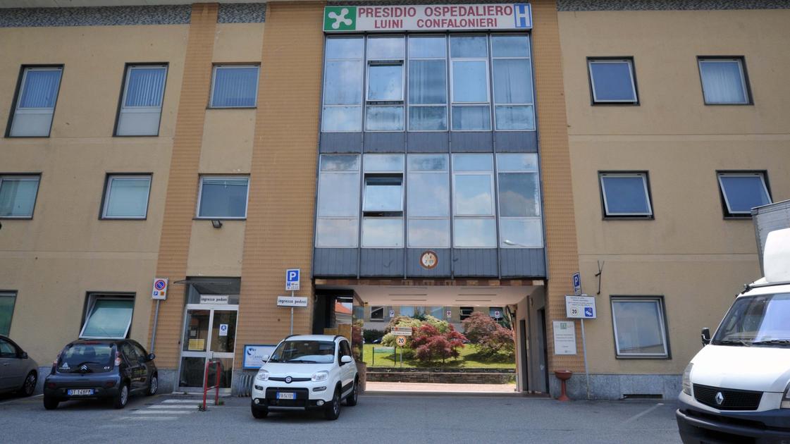 Guasto a una tubatura: allagamenti all’ospedale di Luino, inagibile il punto prelievi