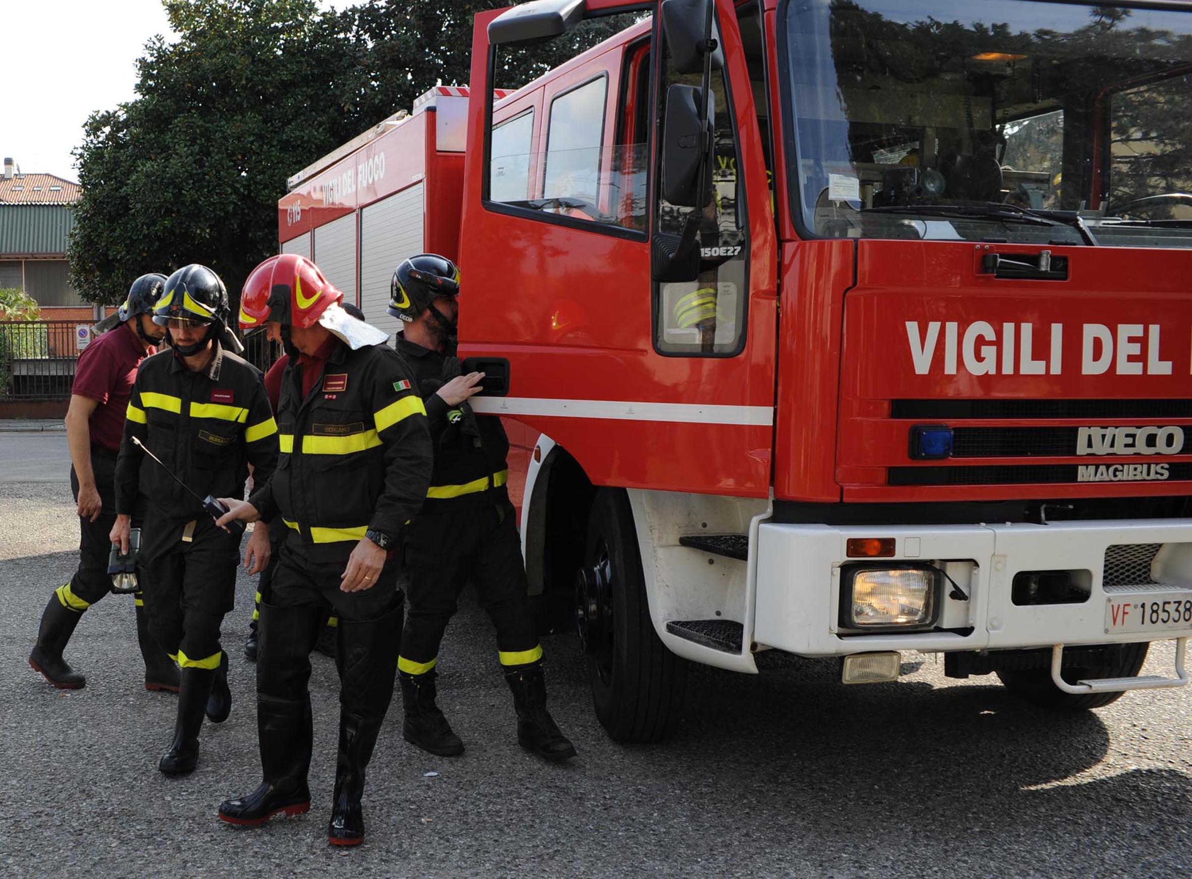 Incendio a Mediglia, una donna muore nel suo appartamento. Illesa la figlia che era con lei