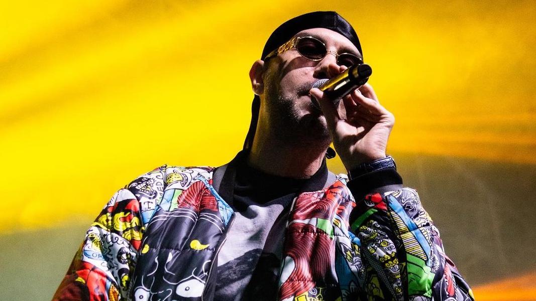 Il rap di Mondo Marcio: “Da vent’anni sul palco racconto la mia vita”