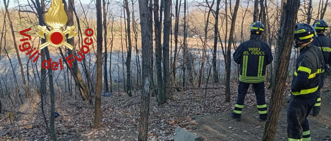 Cucciago, cade in bicicletta nel bosco e si rompe le braccia