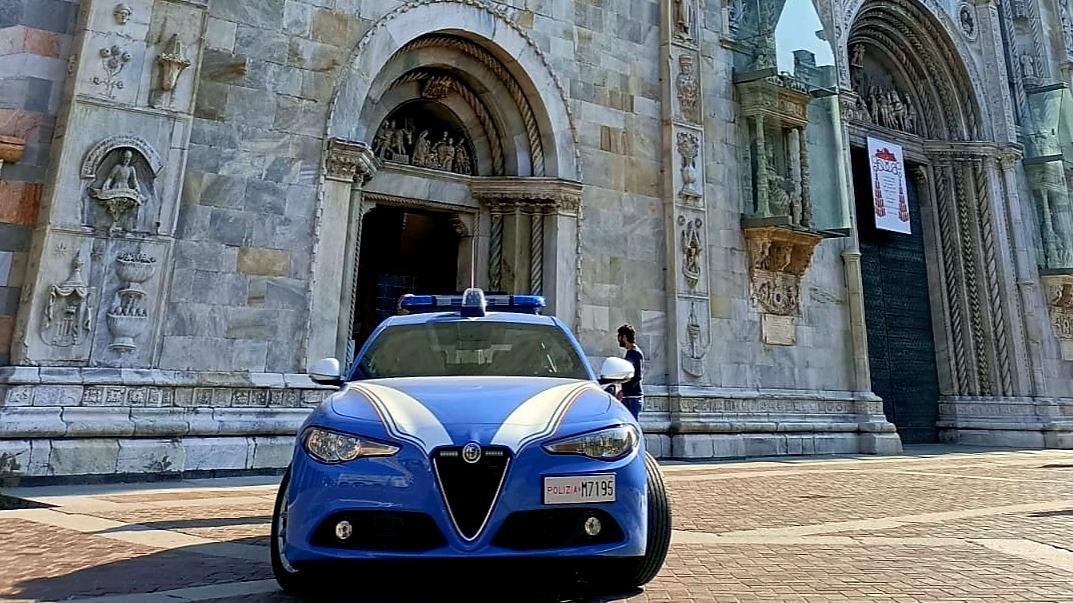 Como, musica araba a tutto volume dallo smartphone durante la messa in Duomo