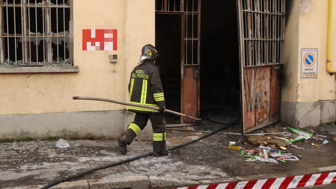 Gallarate: brucia un capannone, gravi ustioni per un 65enne