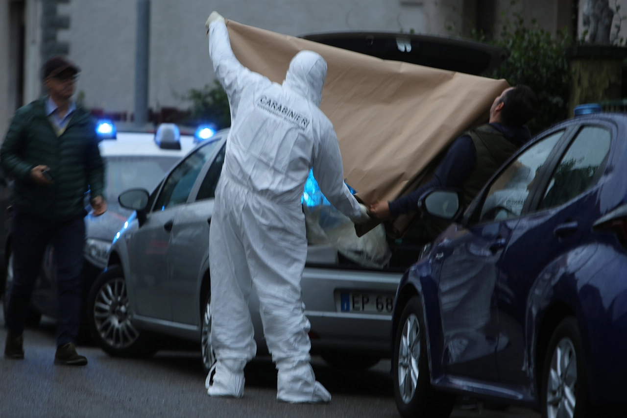 I carabinieri del Ris intervenuti a Nova Milanese