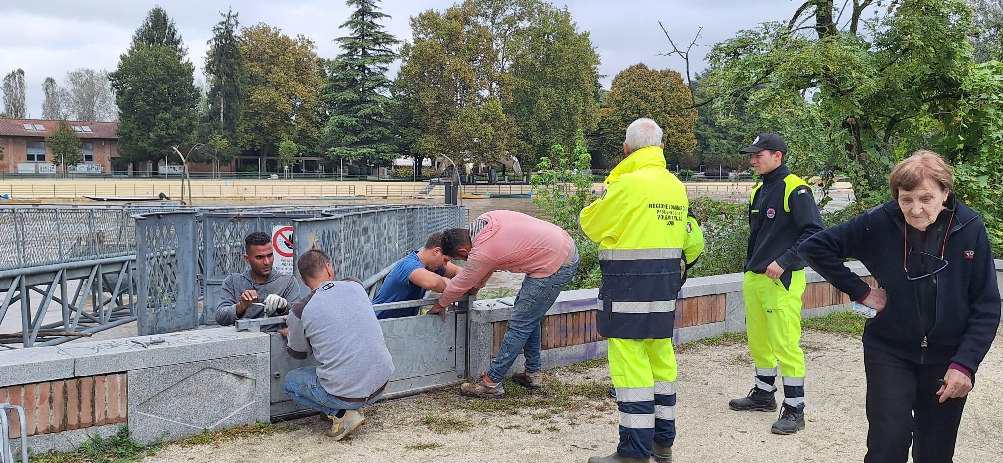 Allerta maltempo: paratie lungo l’Adda a Lodi, gommoni sul Serio nel Cremasco