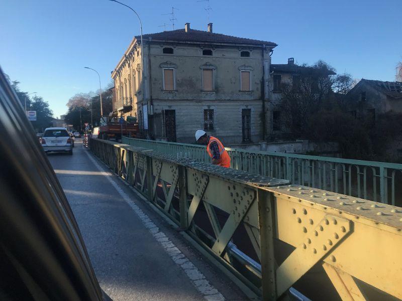 La riqualificazione del ponte di via Cadorna a Crema, un geologo analizza le spalle: “A breve affideremo i lavori”