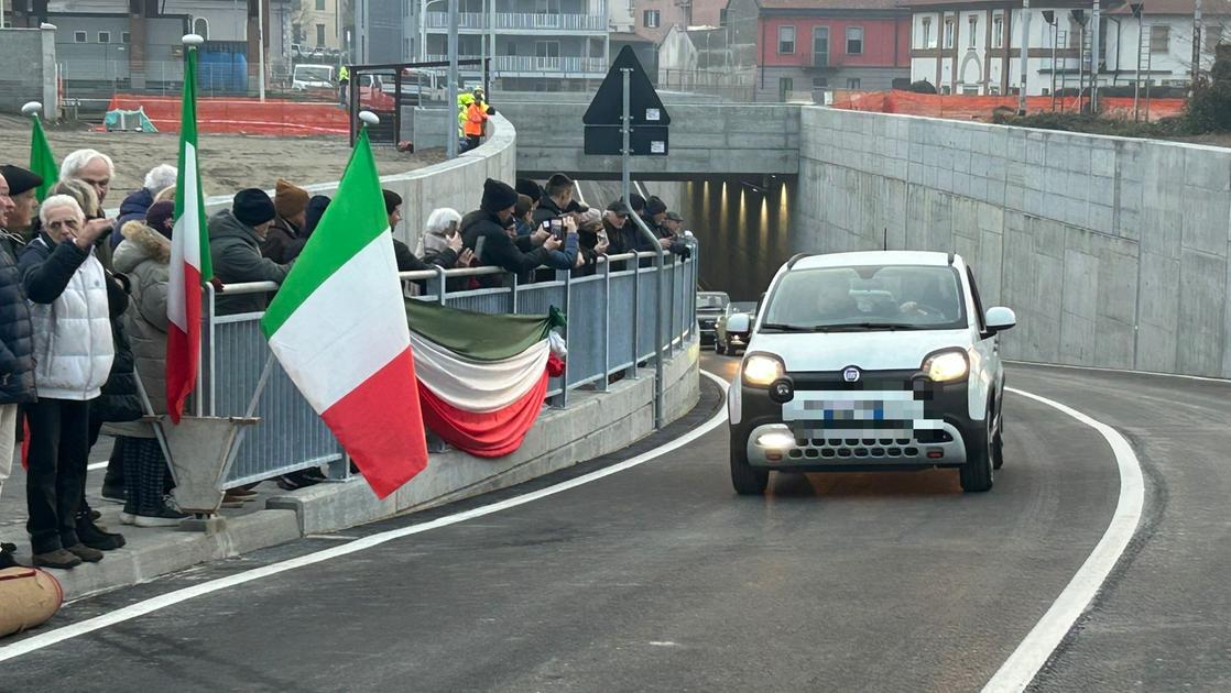 Crema in festa: apre il sottopasso ferroviario che manda in pensione le sbarre su viale Santa Maria