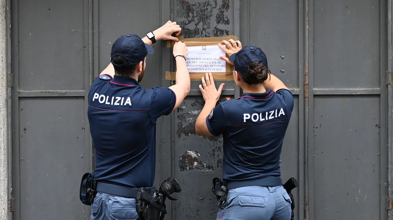 La polizia mette i sigilli momentanei al locale