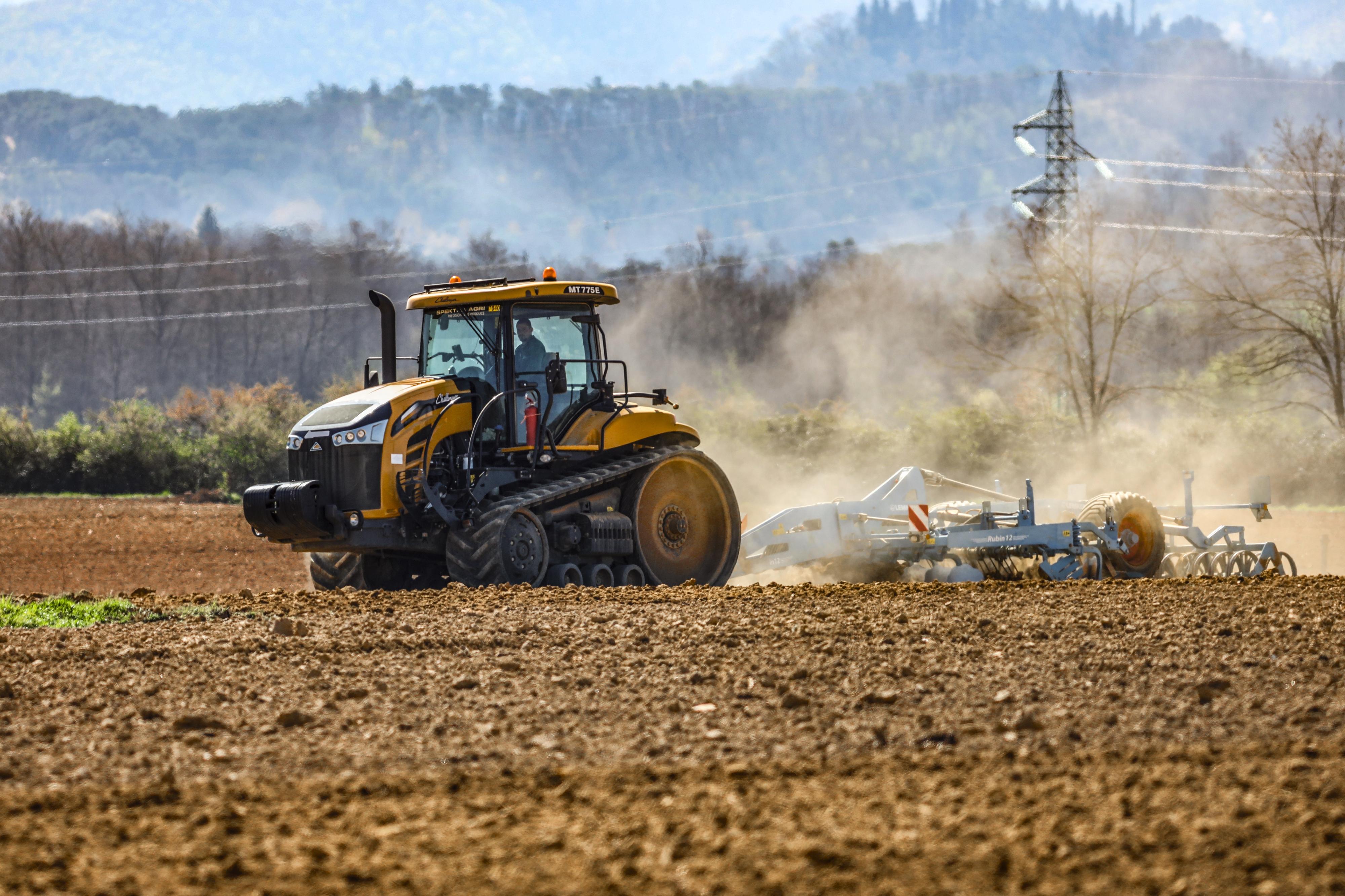 Bancarotta e finanziamenti illeciti: maxi sequestro in azienda agricola del Lodigiano