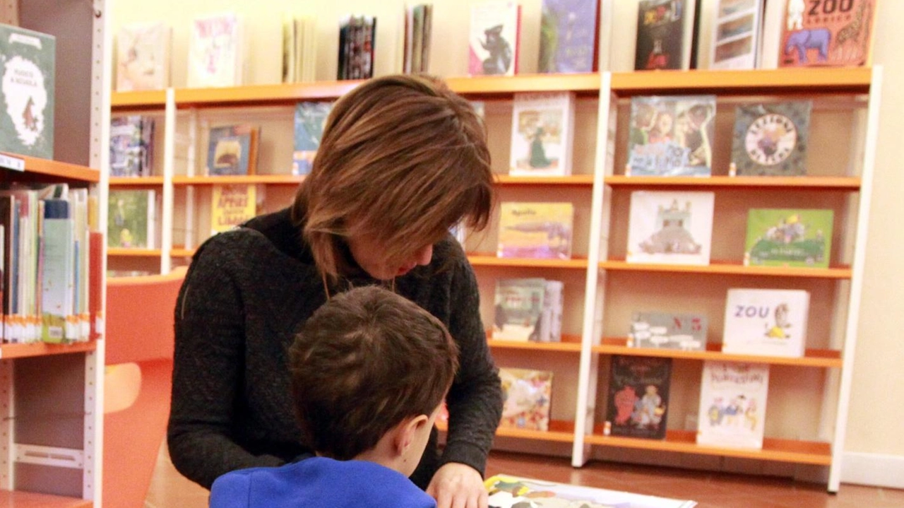 La biblioteca civica di Giussano organizza un laboratorio bilingue per bambini di 6-10 anni, con una storia in italiano e inglese cantata. Iniziativa gratuita sabato 14 al parco di Villa Sartirana, posti limitati. Prenotazioni contattando la biblioteca.