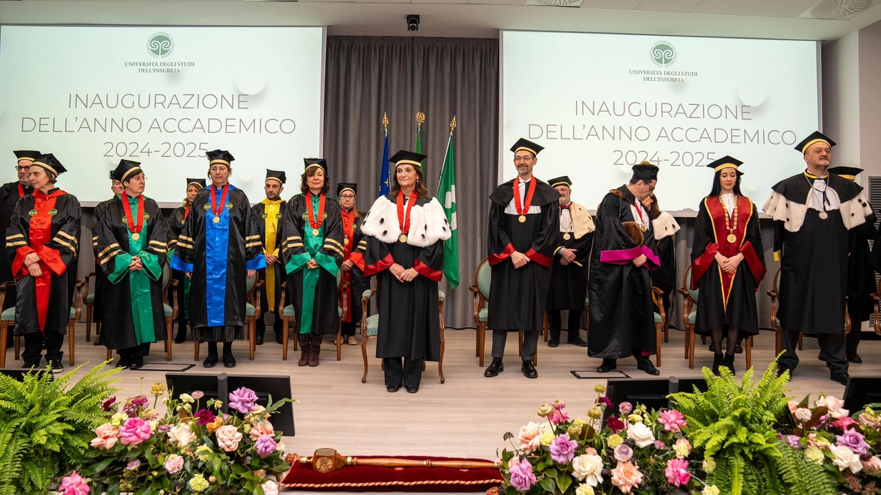 Varese, inaugurato il ventisettesimo anno accademico dell’Insubria. Anche “La Sapienza“ di Roma presente alla prima volta di Maria Pierro.