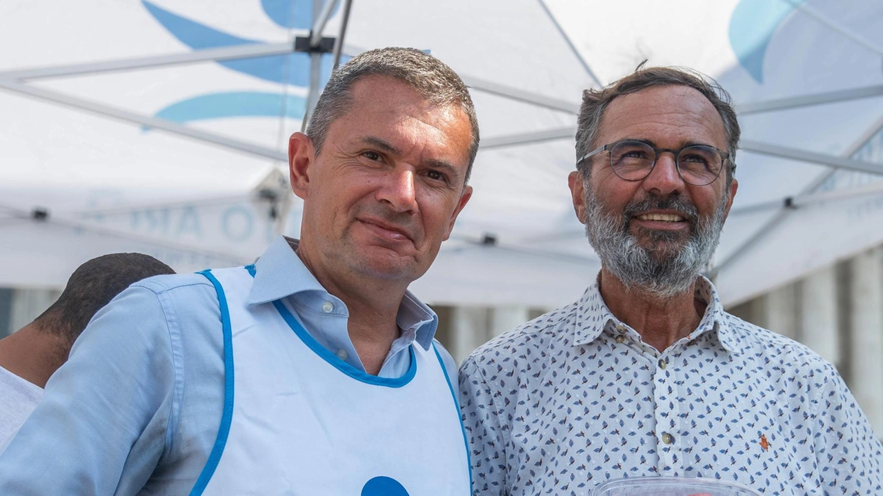 A Milano, la Fondazione Progetto Arca porta sollievo alle persone fragili con distribuzioni di cibo fresco e beni di prima necessità in strada, anche durante l'estate. Un gesto di vicinanza e solidarietà per chi vive in condizioni di fragilità e solitudine.