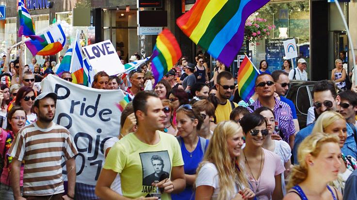 Il Comune di Bergamo toglie il patrocinio al Pride: “Manifestazione intollerante con Israele”
