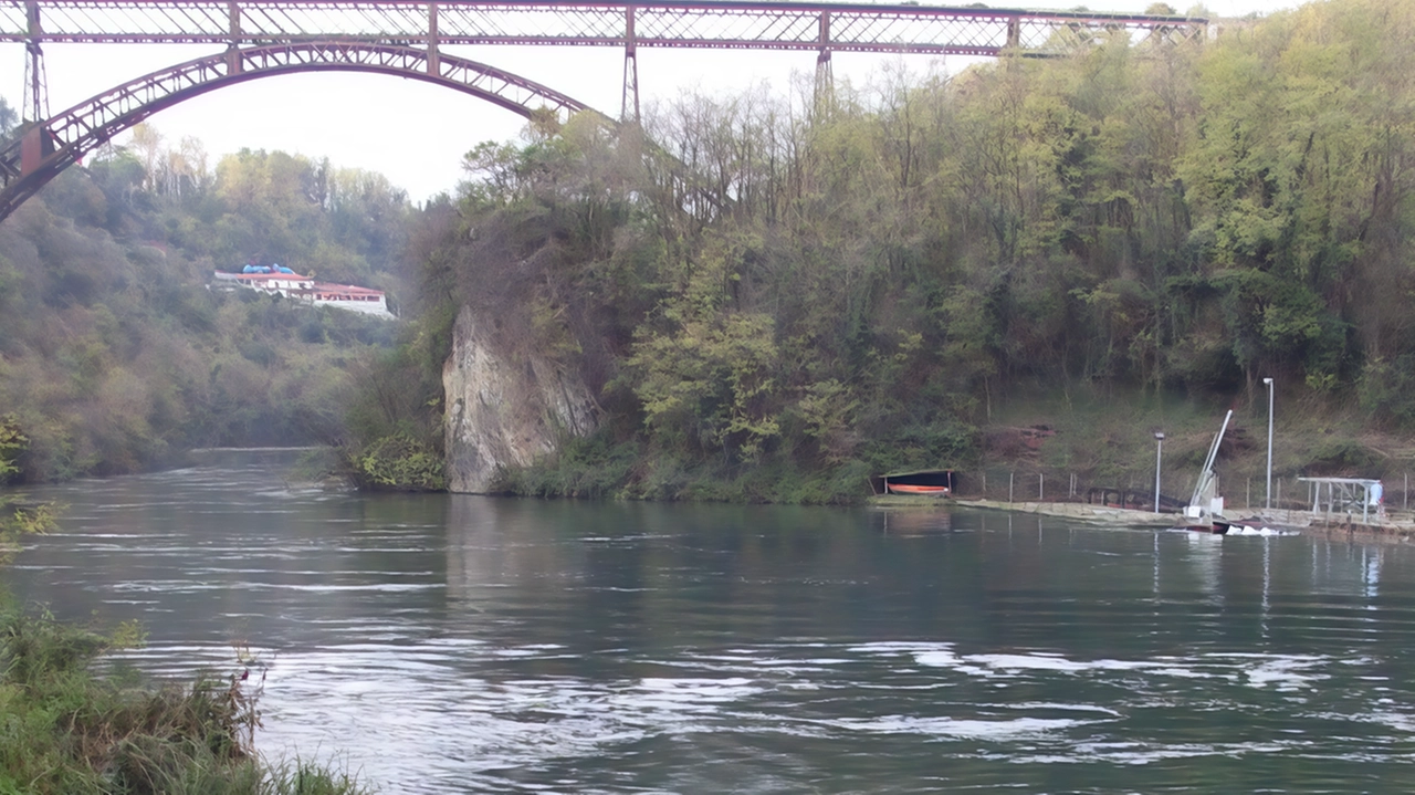 Nell’ultima settimana due persone si sono gettate nel vuoto dal parapetto del ponte San Michele