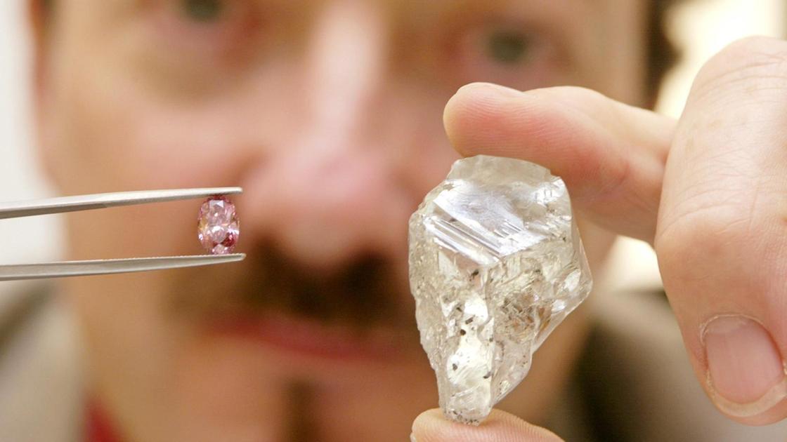 Truffa dei diamanti, dall’inchiesta non nasce niente: assoluzione e maxi dissequestro