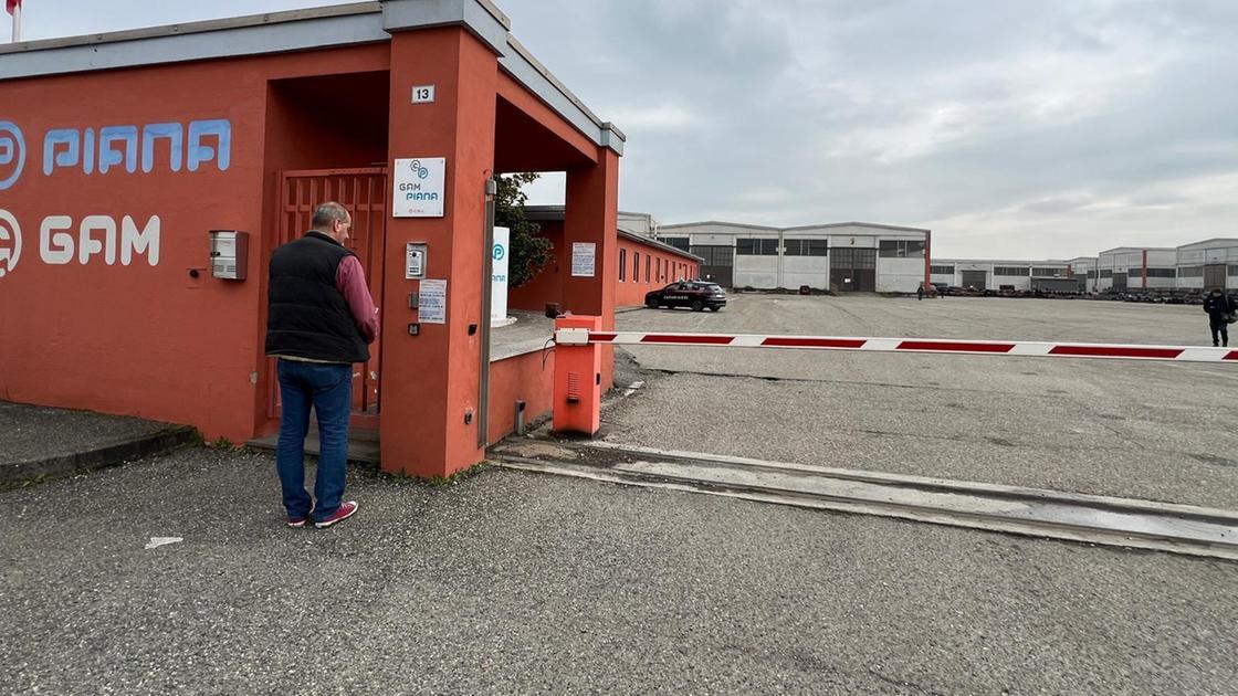 Colpito da un cavo in acciaio. Operaio cade da un metro e mezzo