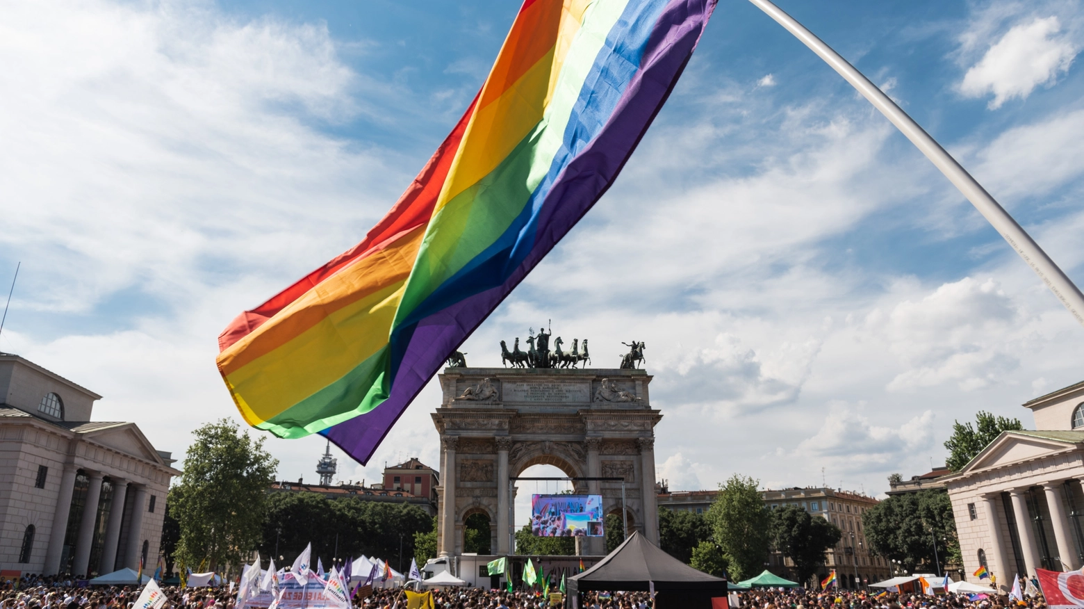 Milano Pride all'Arco della Pace