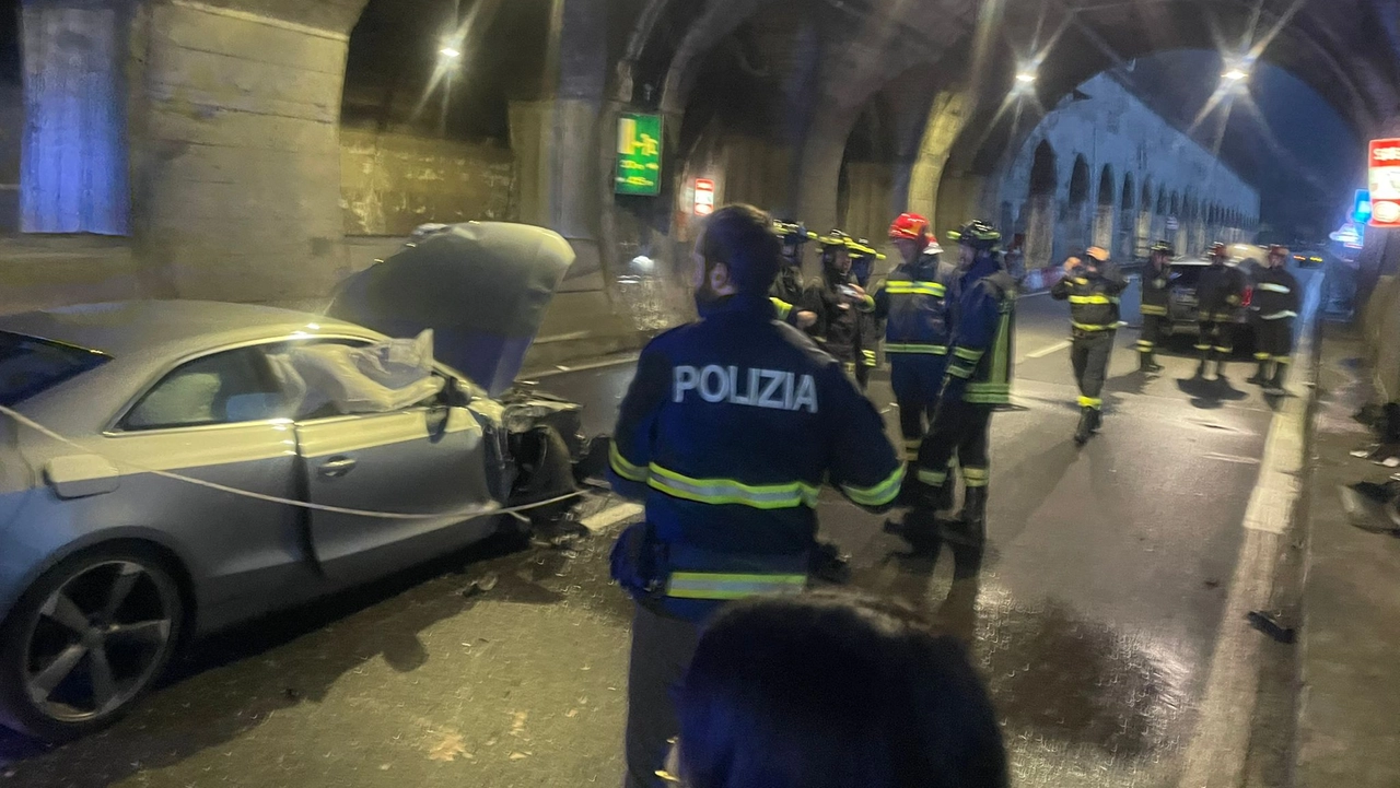 Abbadia Lariana, incidente in galleria sulla Statale 36