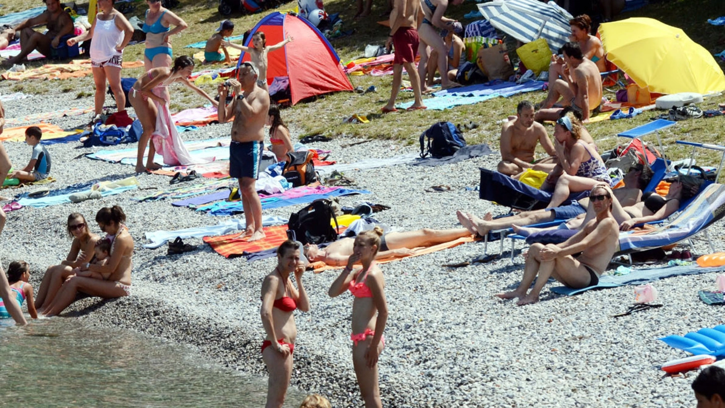 Stop ai tuffi anche nella spiaggia di Ona, sul lago di Annone Brianza. I risultati dei test di Ats