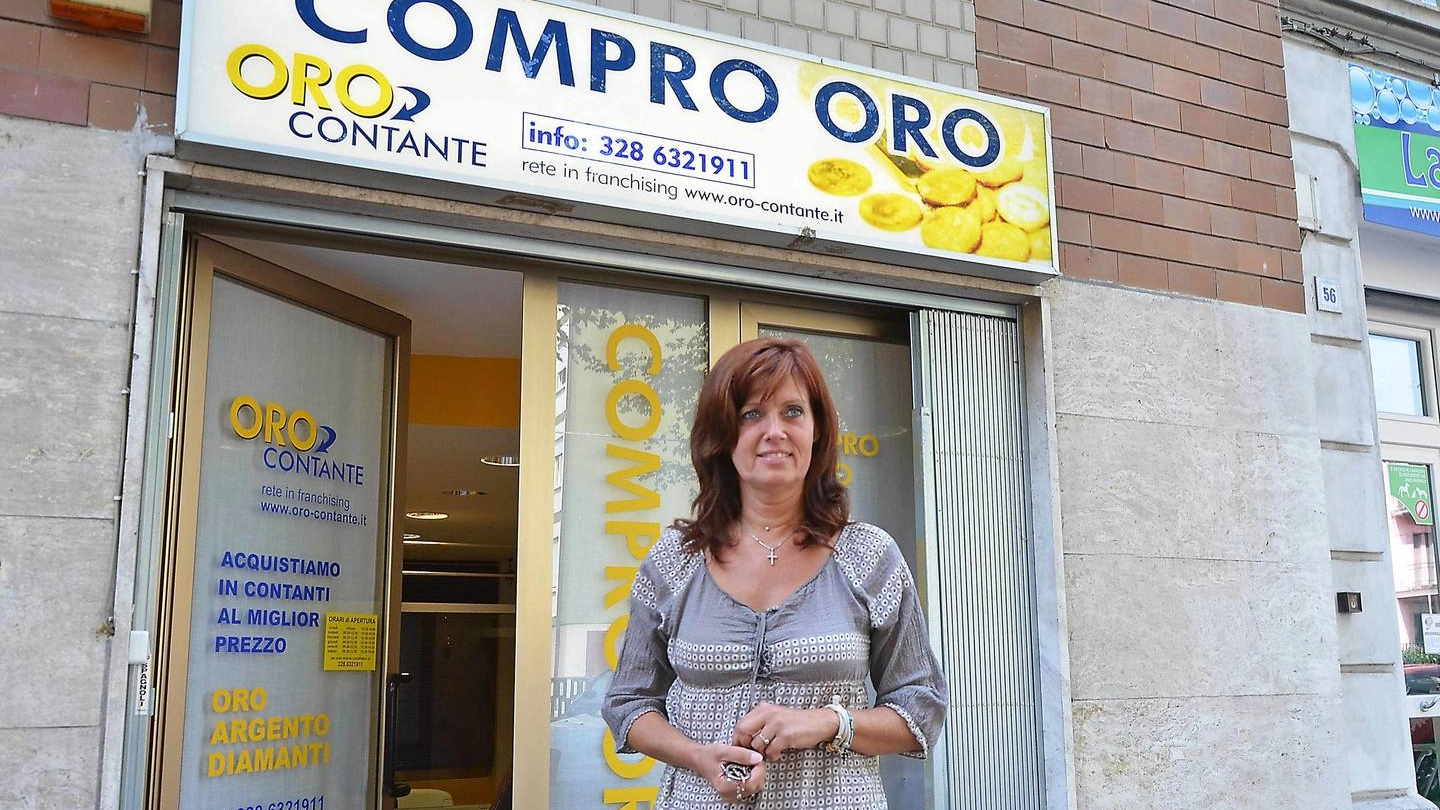 Monika Böhmovà titolare del Compro Oro  è anche volontaria e socia Enpa