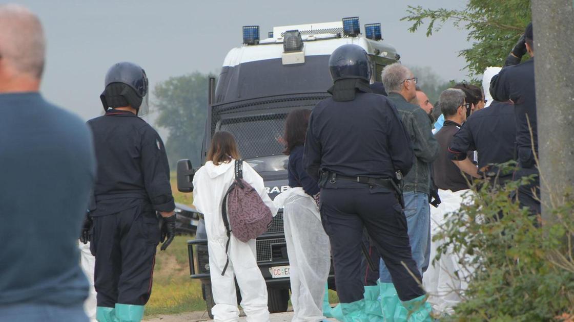 Per non dimenticare . Maiali uccisi un anno fa. Sit in davanti alla Regione