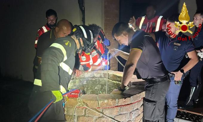 Cremona, giovane cade nel pozzo di un cortile: recuperato dai vigili del fuoco