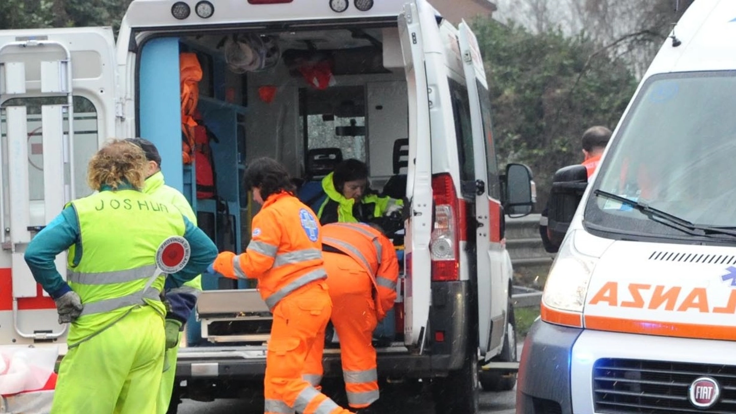 Un ventiquattrenne portato con l’elicottero agli ospedali civili di Brescia in condizioni gravissime