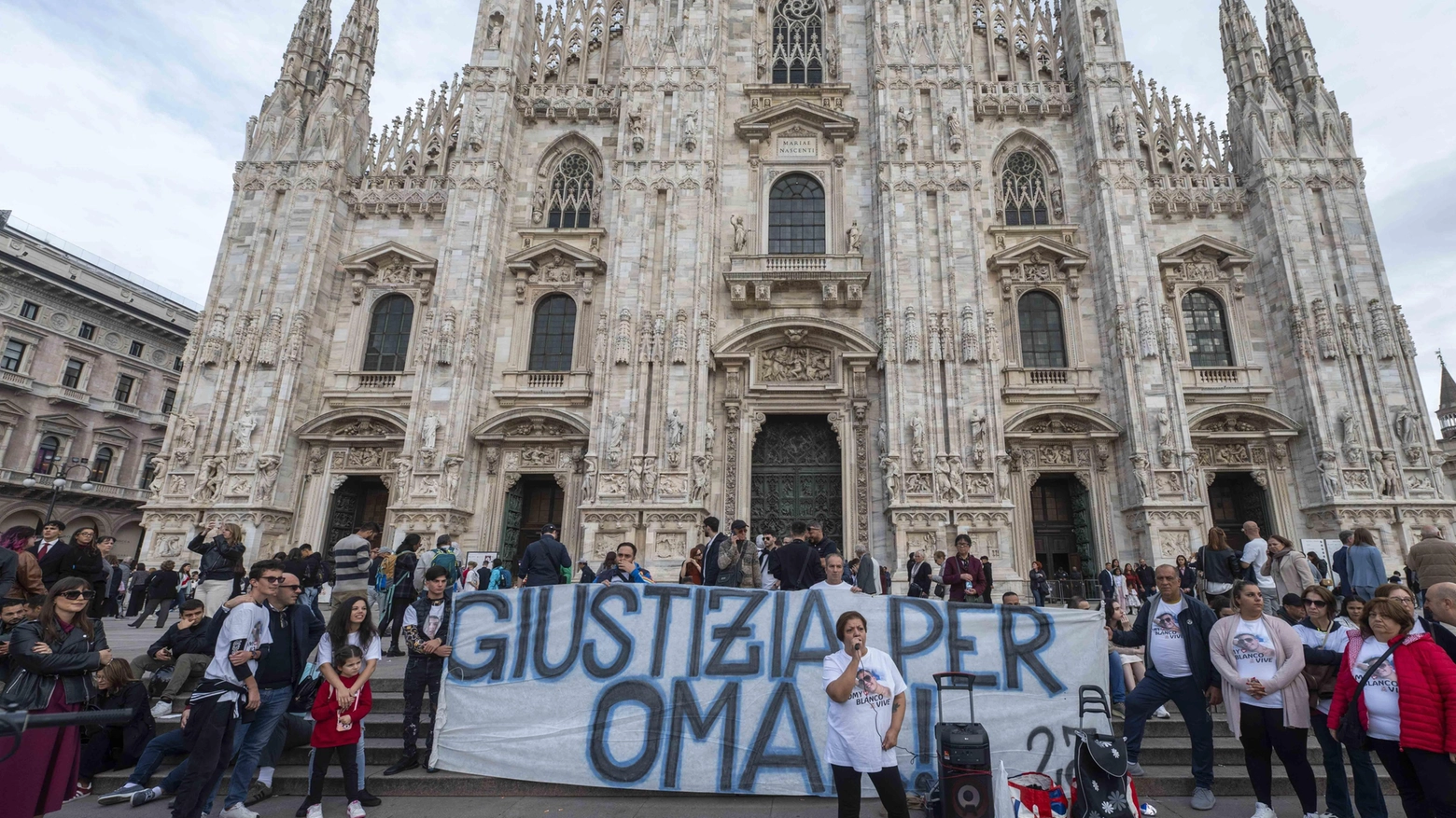 Flash mob per Omar Bassi: "Noi, davanti al Duomo per chiedere la verità"