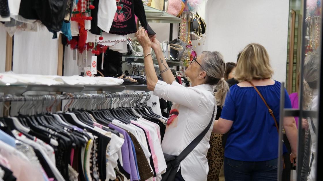 È già tempo di Sbaracco. Lo shopping a basso costo chiude la stagione estiva