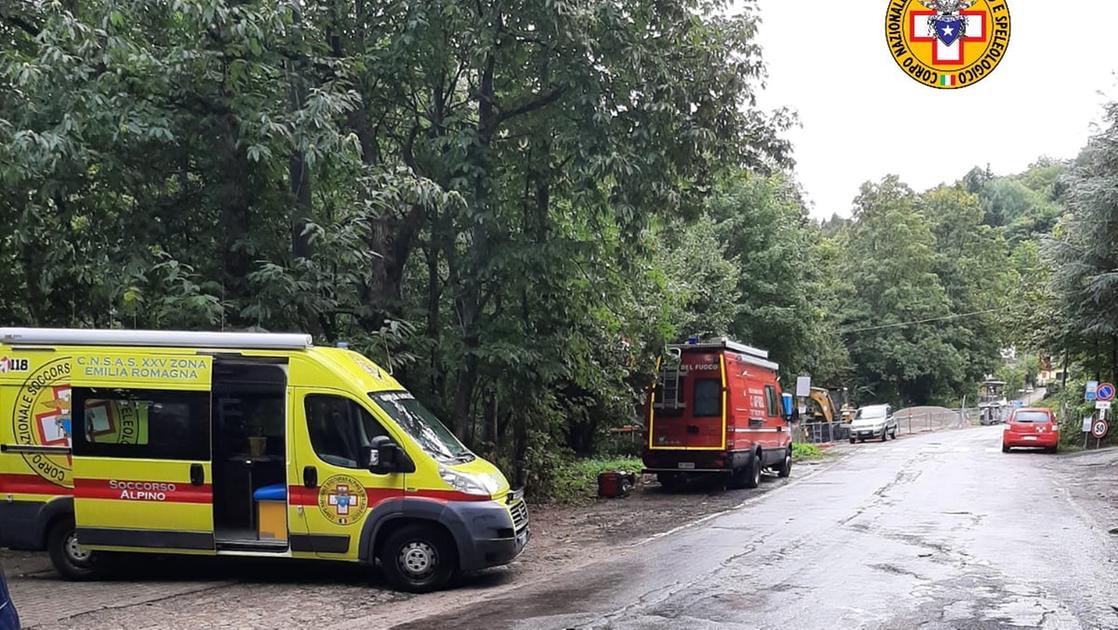 Esce a cercare funghi e non torna a casa: 60enne bresciano trovato morto nell’auto in Trentino