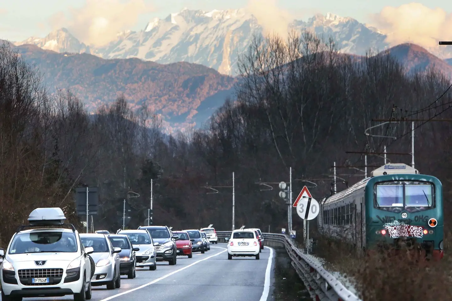 Assicurazione auto sempre più costosa: a Sondrio rincaro record