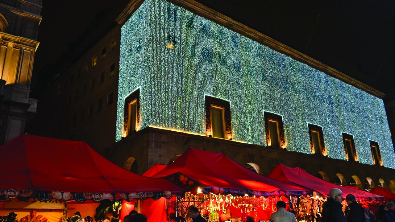 In questo periodo Milano si addobba a festa con i suoi mercatini