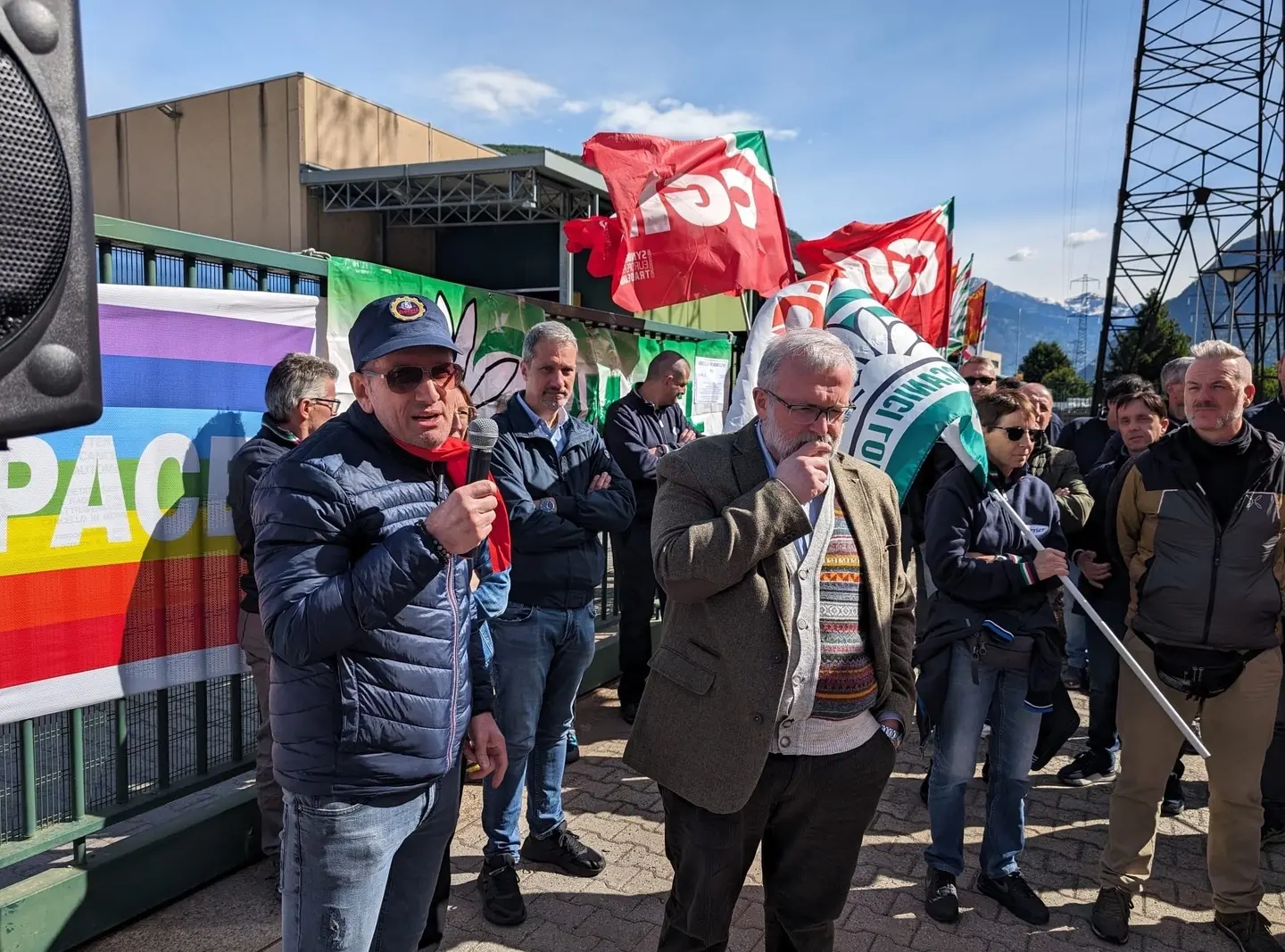 Morbegno, sciopero alla Riello per la chiusura annunciata: 200 manifestanti in piazza