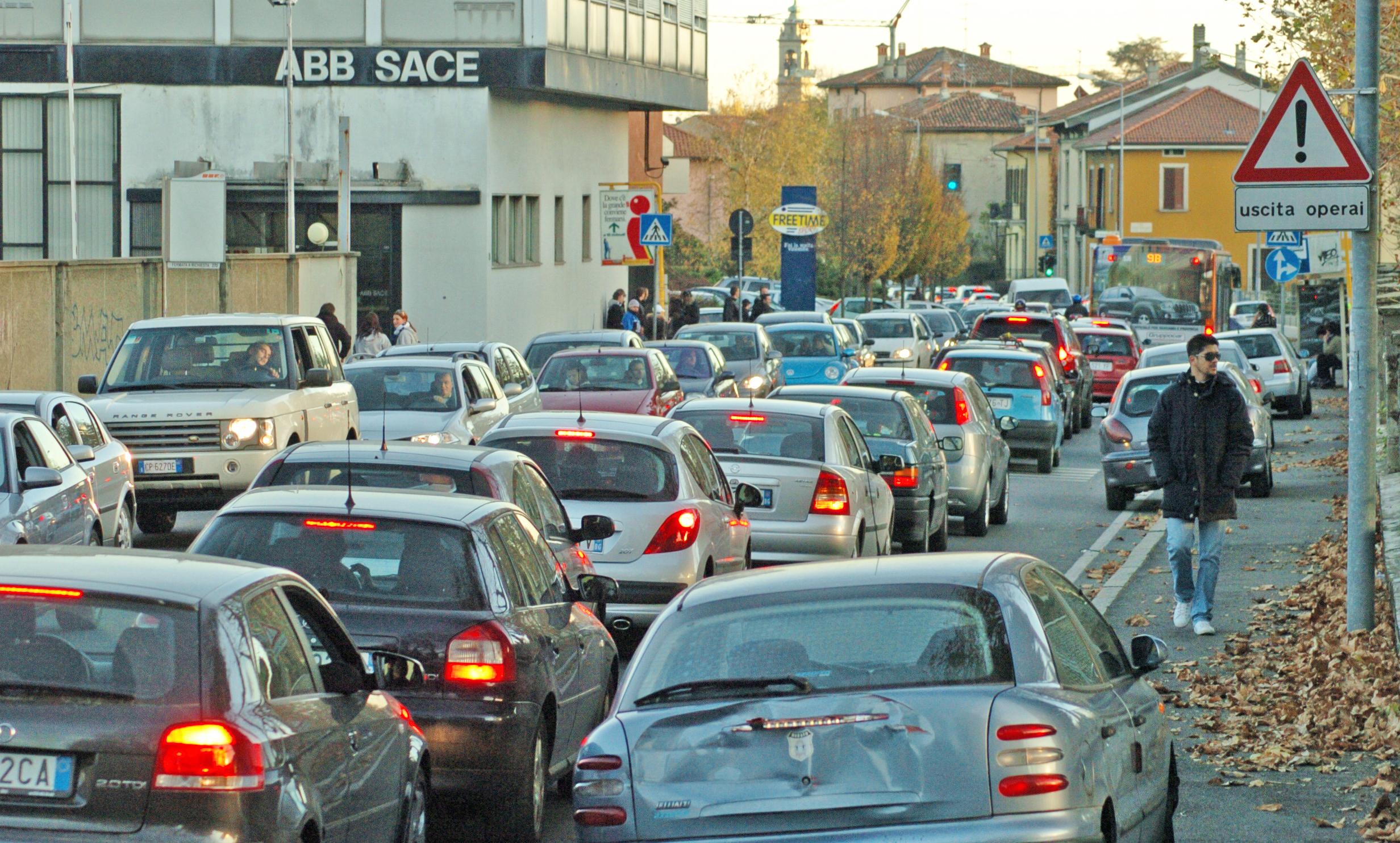 A Bergamo chiude per sei mesi lo “scavalco”, scorciatoia per 2.300 veicoli. “I disagi saranno inevitabili”