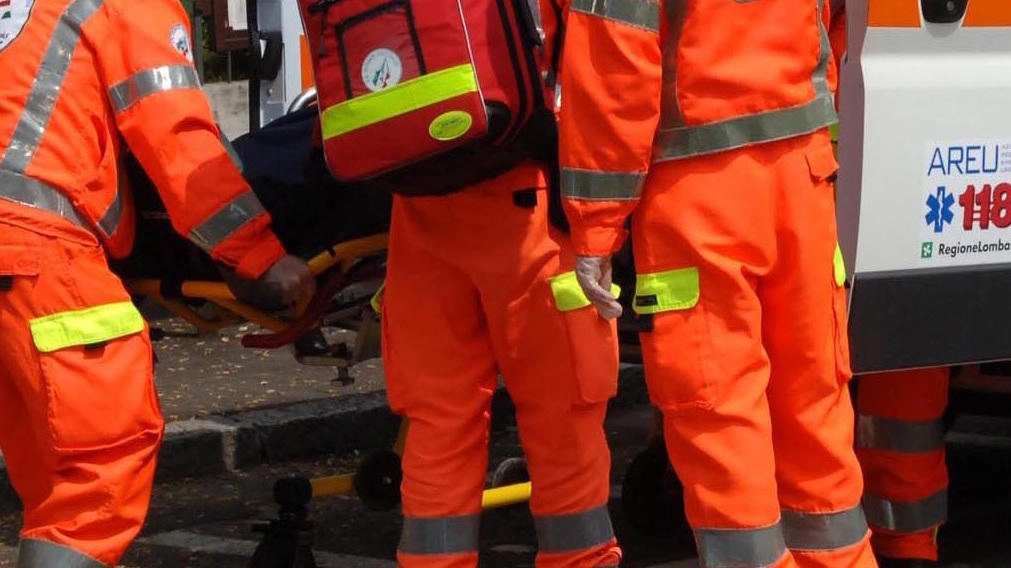 Soccorso il padre di uno dei contendenti. Voleva calmarli