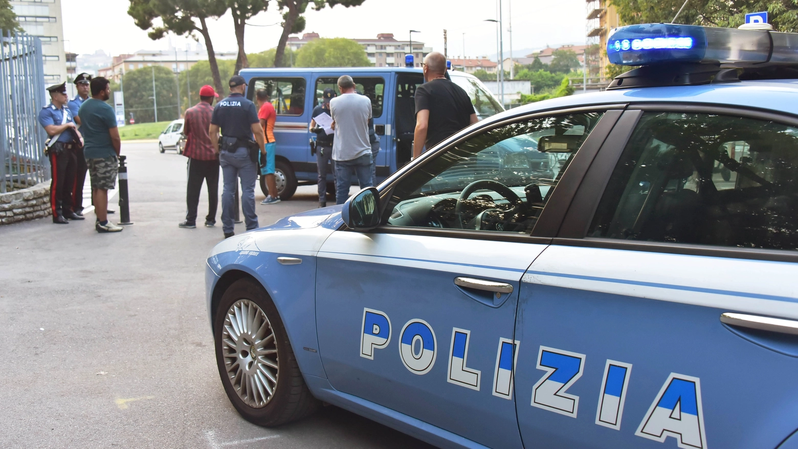 Controlli di polizia nel parco della Malpensata