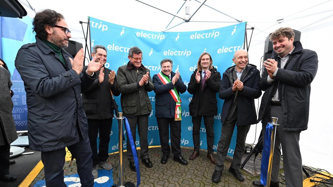 Stazione di ricarica. Sedici nuove colonnine per i veicoli elettrici