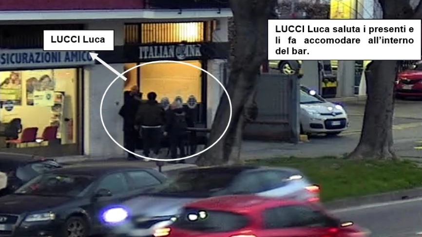 Un frame del video che immortala l’incontro fra Luca Lucci e Davide Calabria in un locale di proprietà del “Toro” della Sud