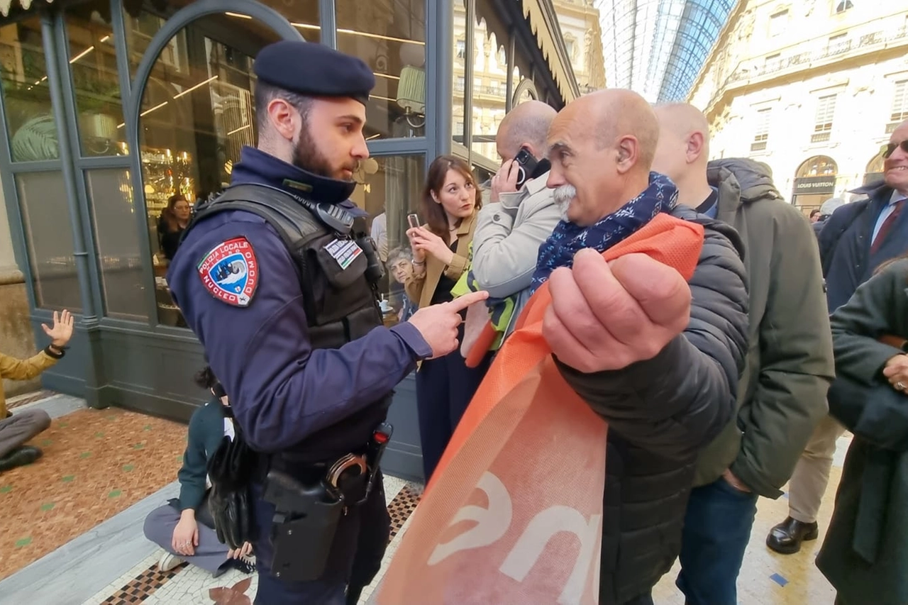 Dialogo fra uno degli agenti della polizia locale (Nucleo Duomo) e gli ecoattivisti (Fasani)