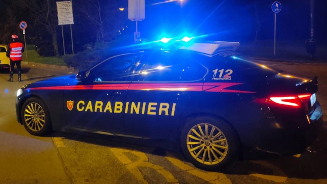 Un'auto dei Carabinieri in servizio notturno