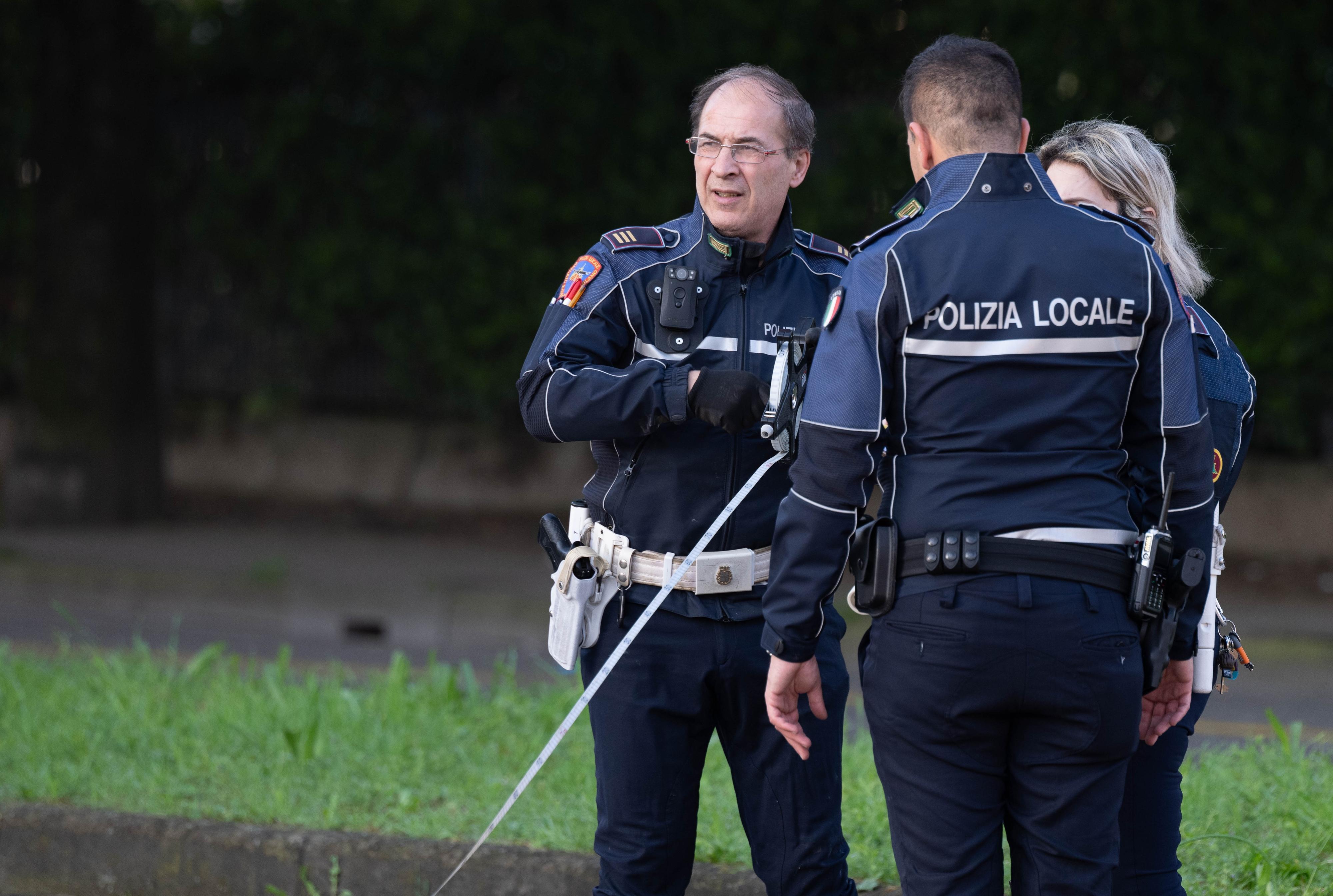 Incidente in corso Genova a Milano. Investe un ragazzo e scappa: caccia al pirata della strada