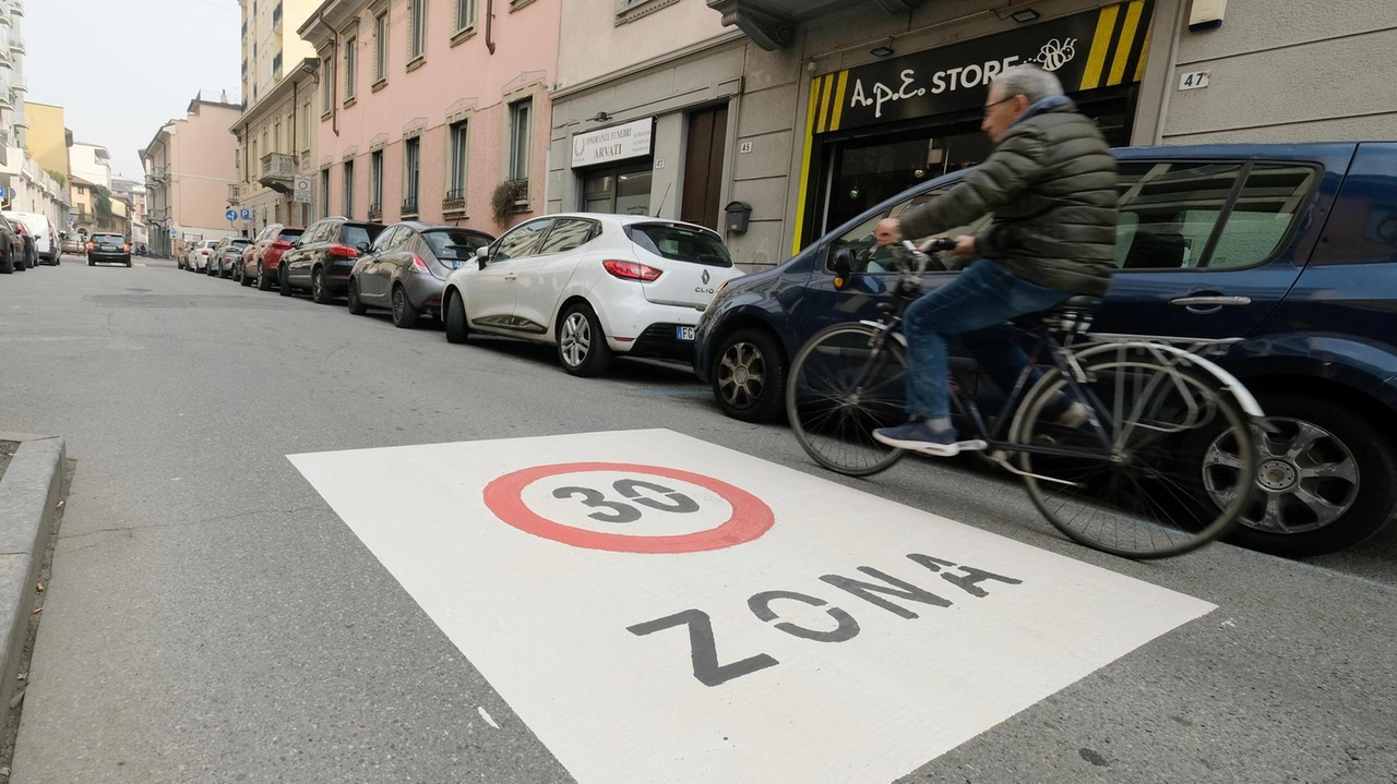 I cittadini del quartiere Libertà a Monza chiedono misure per ridurre la velocità delle auto. L'assessora annuncia interventi, ma i residenti si sentono trascurati dall'Amministrazione.