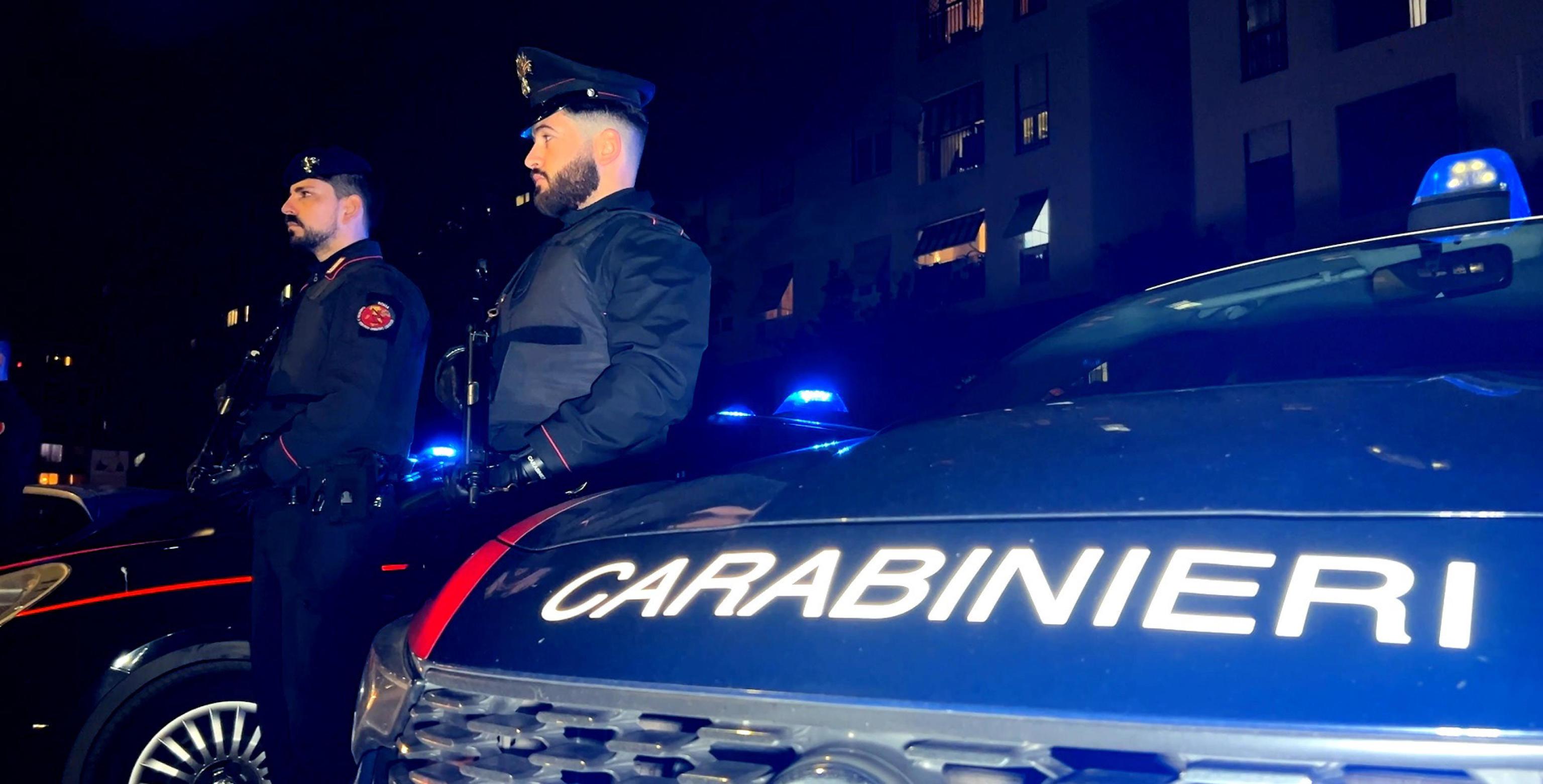 Vimercate, fugge da un controllo e scatta un lungo inseguimento. Fermato, aggredisce i carabinieri