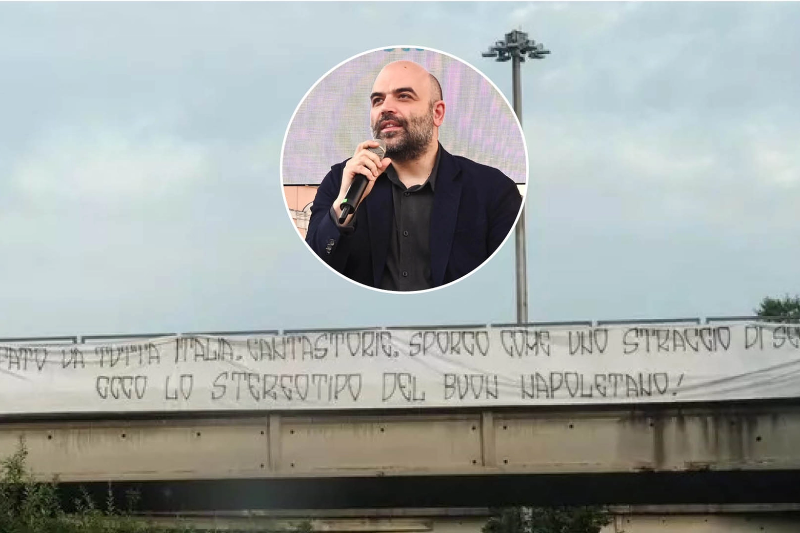 A Varese per l'intervento di Roberto Saviano al Festival ai Giardini Estensi è comparso uno striscione contro lo scrittore: "Schifato da tutta Italia, cantastorie sporco come uno straccio di seconda mano, ecco lo stereotipo del buon napoletano"