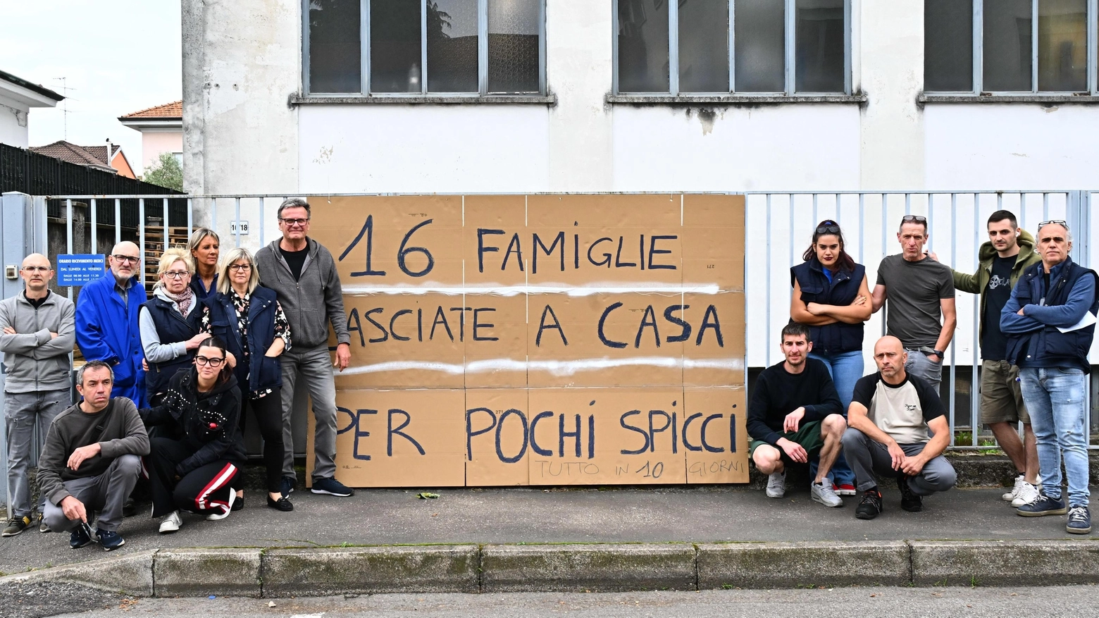 La protesta dei lavoratori Tirinnanzi di Legnano